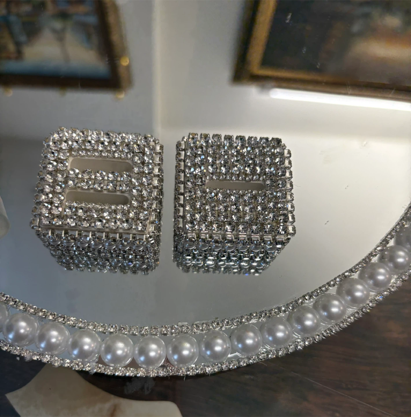 Round Mirror Tray with Faux Pearls & silver rhinestone borders - photo 4