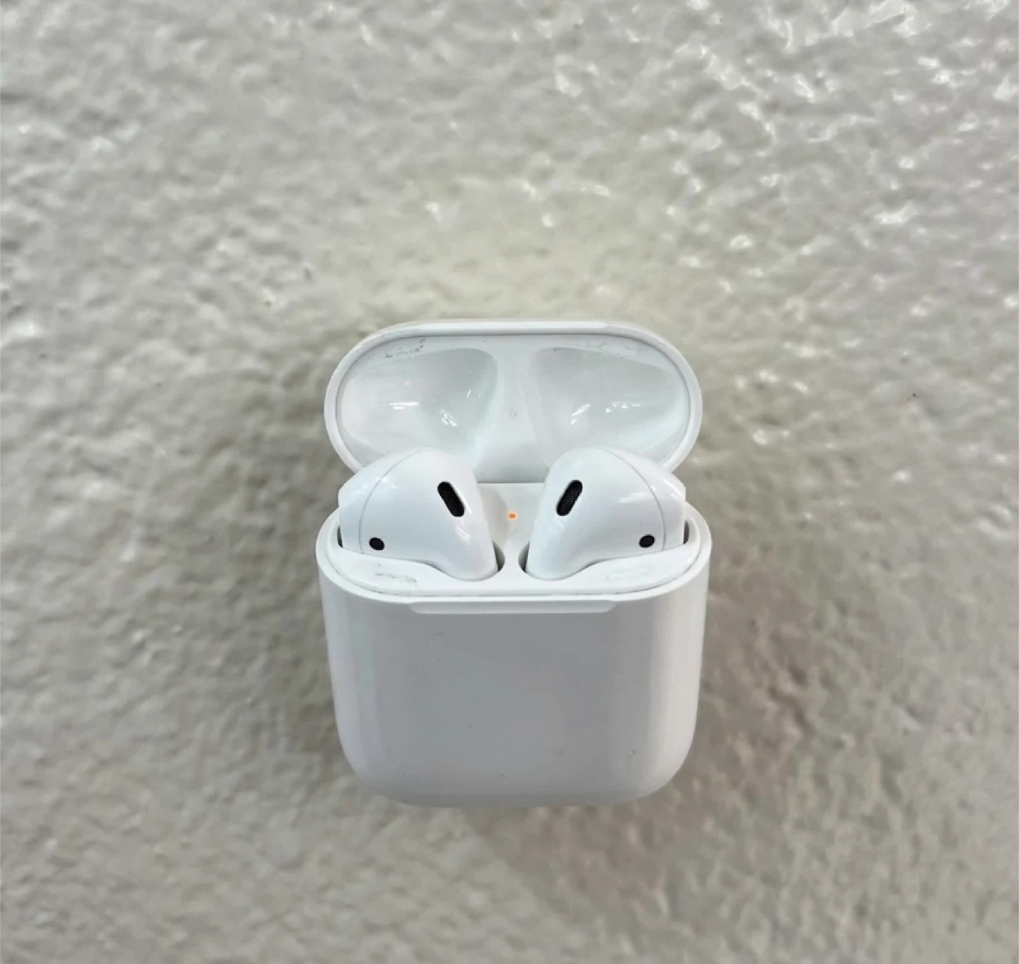 Apple AirPods (2nd generation)