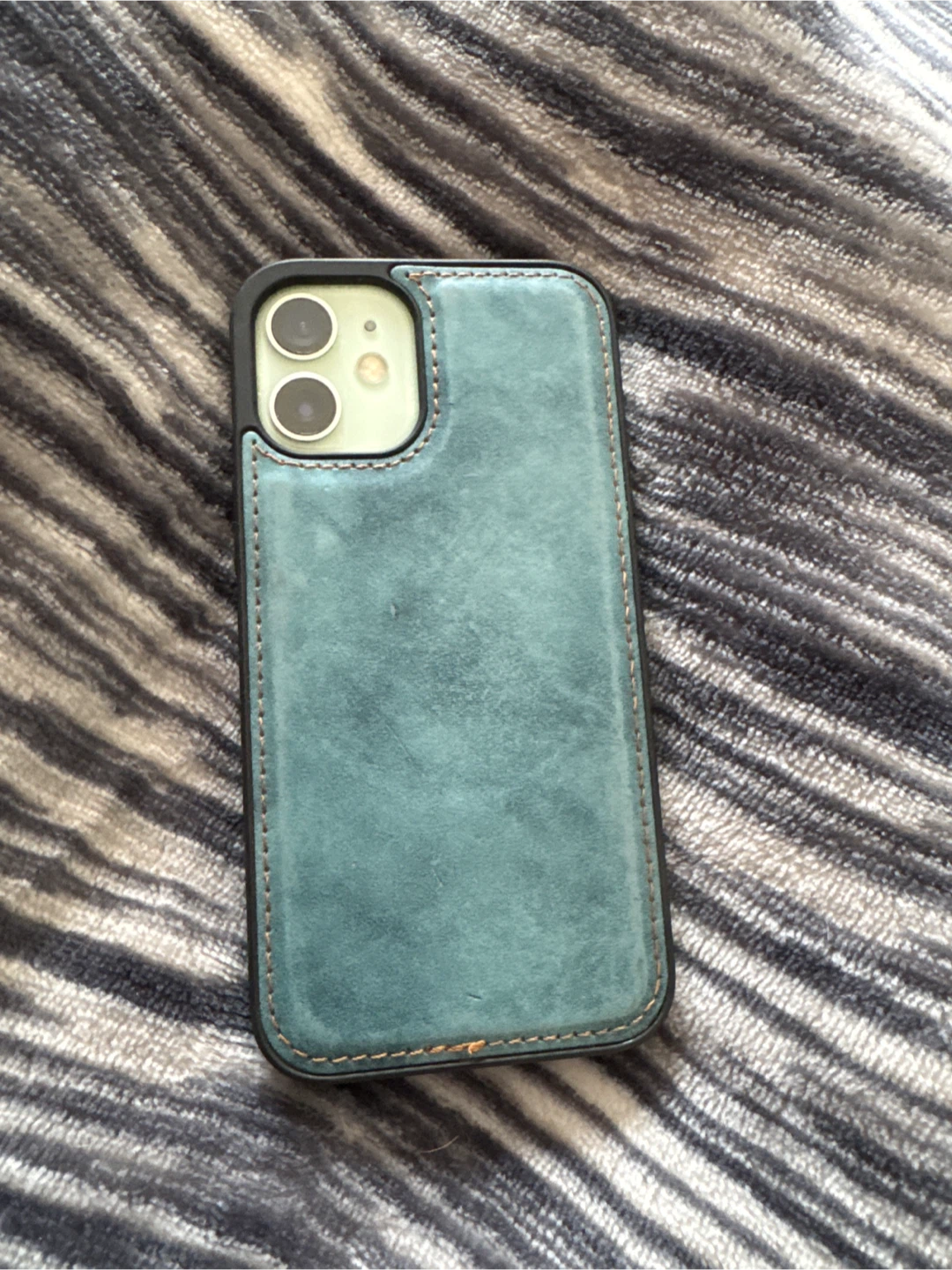 Green-128GB iPhone 12 Mini - teal leather case - photo 3