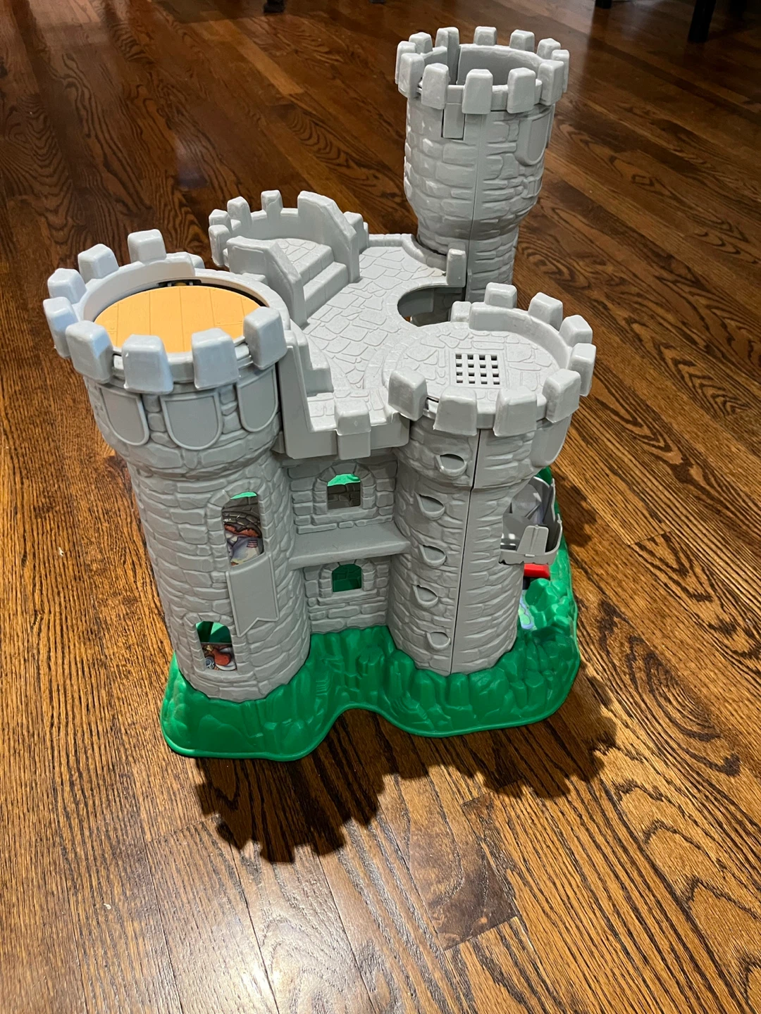 Fisher-Price Little People Castle Toy #freecycle - photo 3