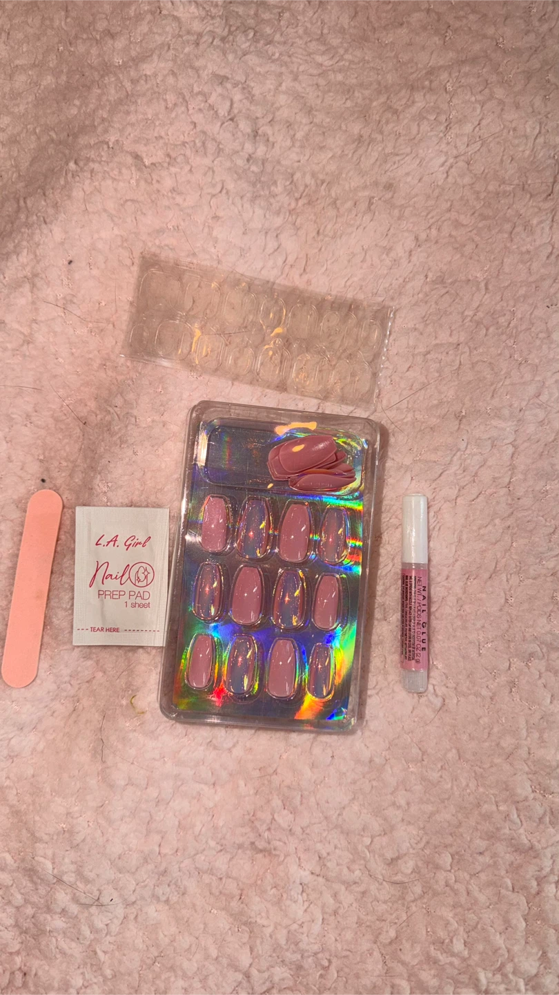 L.A. Girl Luxe Shine Nail Fave Artificial Nails - photo 2
