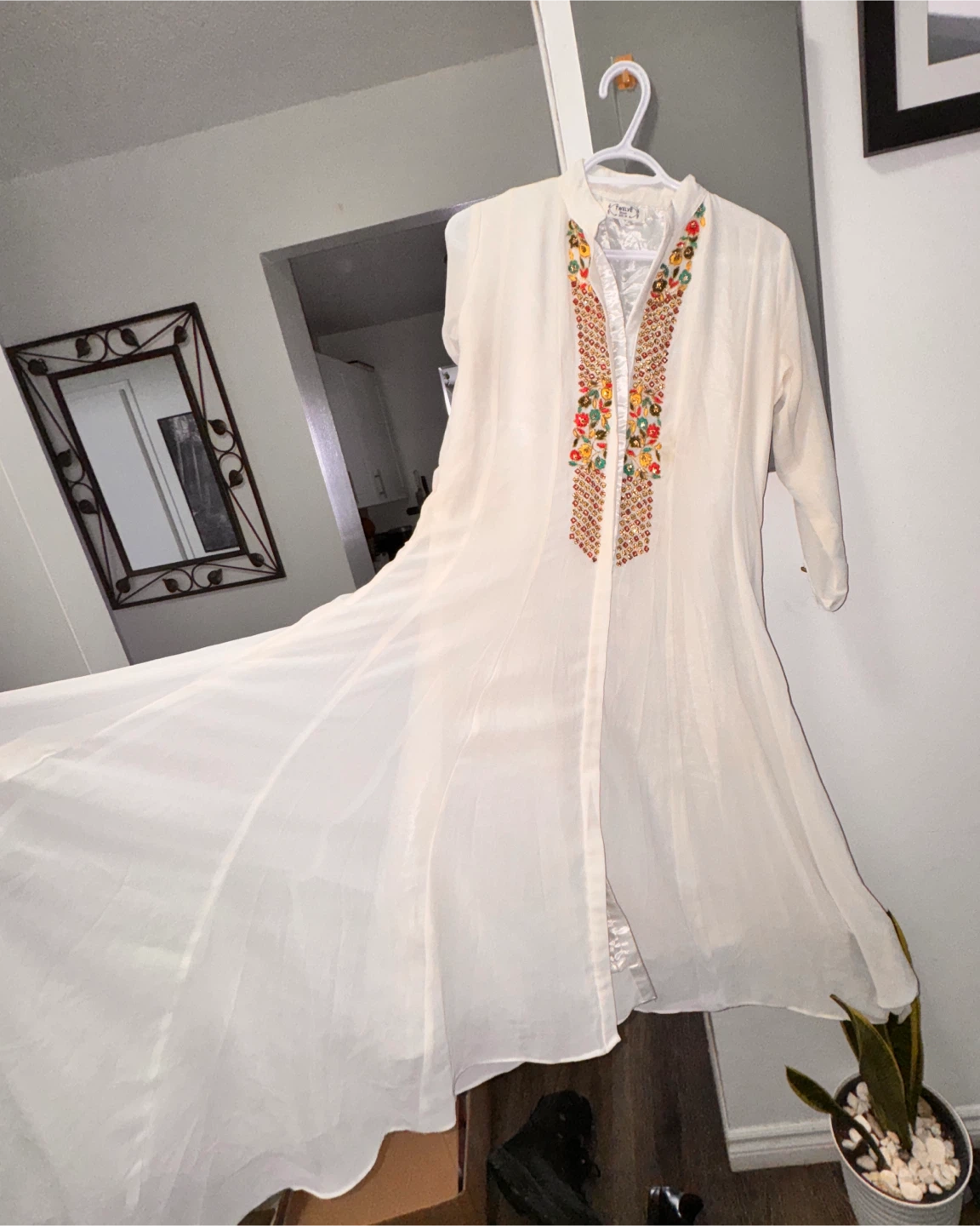 TWELVE Cream Embroidered Flowy Maxi Dress - M - photo 2