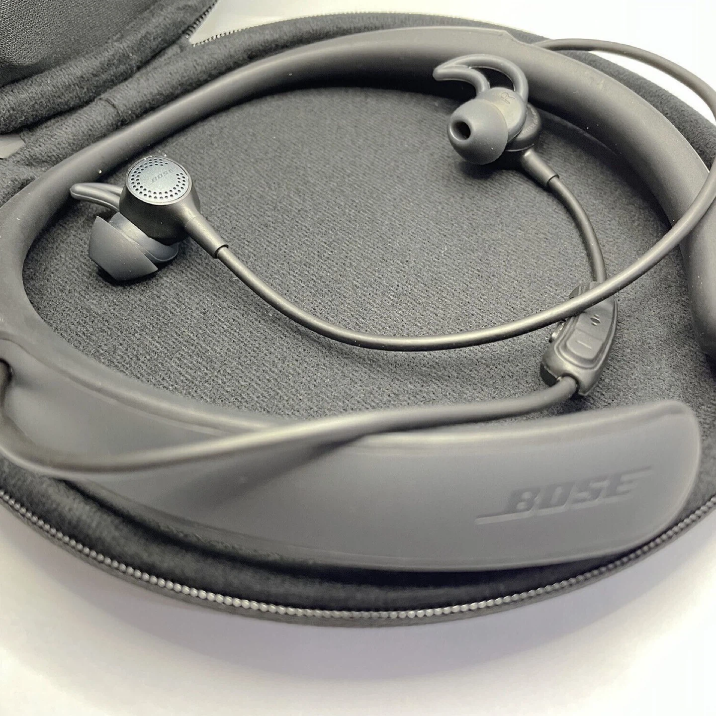 Bose Wireless Neckband Headphones with Case - photo 5