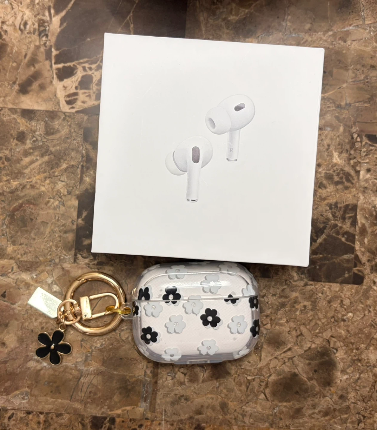 Apple AirPods Pro (2nd generation) with Charging Case