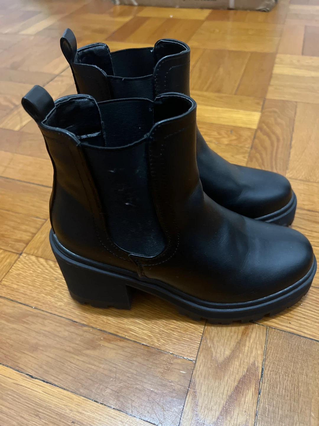 Black Chelsea Boots with Chunky Heel - photo 2