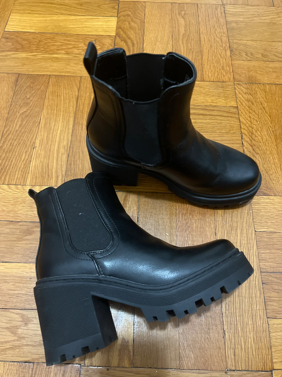 Black Chelsea Boots with Chunky Heel - photo 3