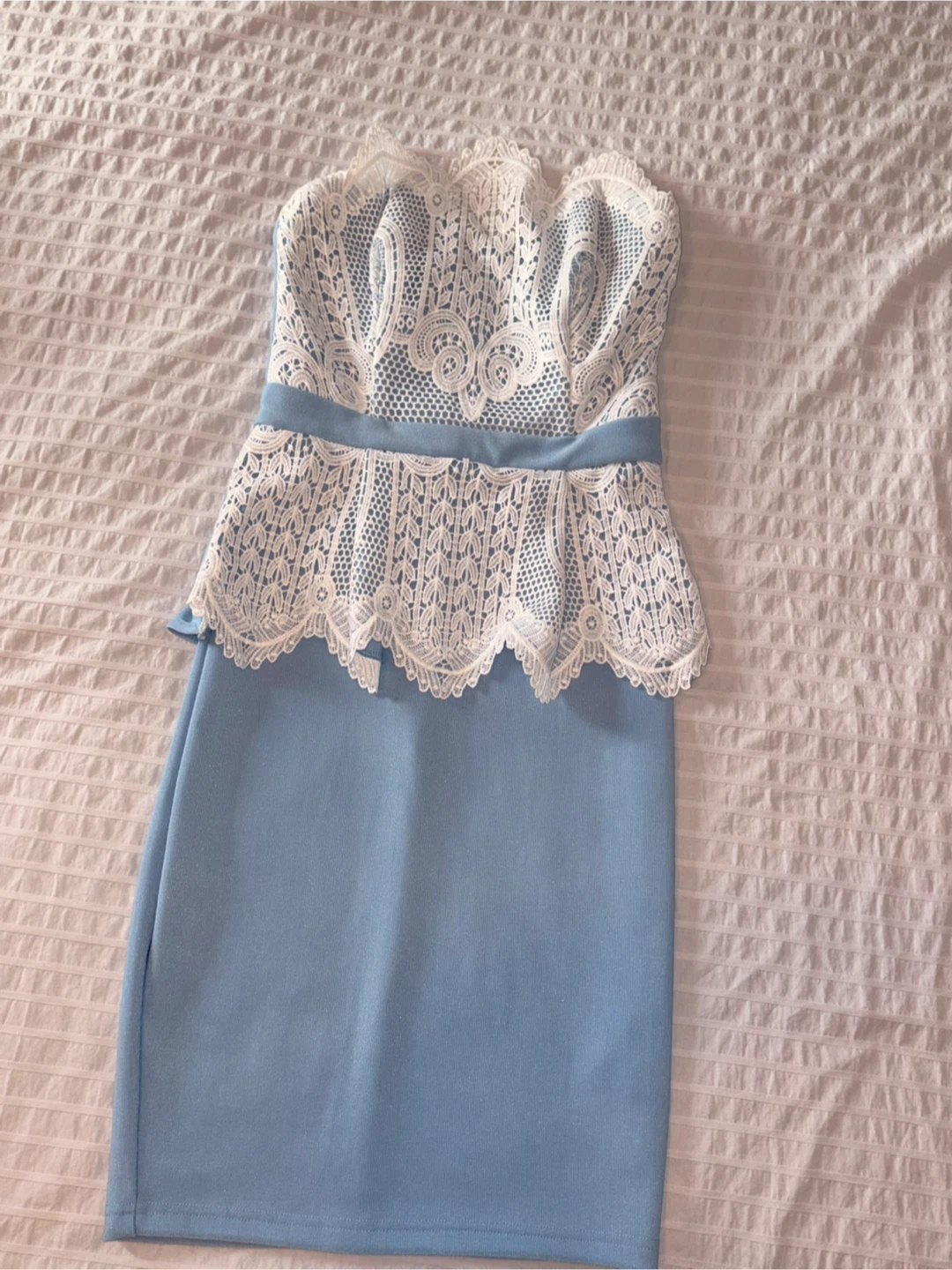 Strapless Lace Peplum Dress - photo 2