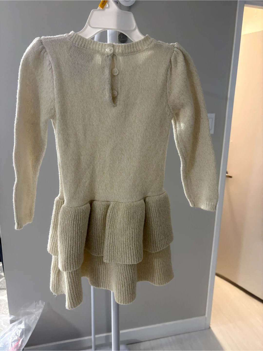 Robe pull à volants et nœuds couleur crème - photo 5