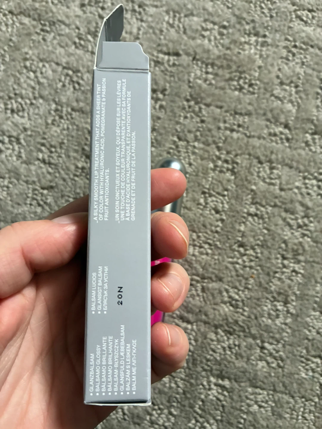r.e.m. beauty Essential Drip Glossy Balm - Strawberry Soda - photo 2