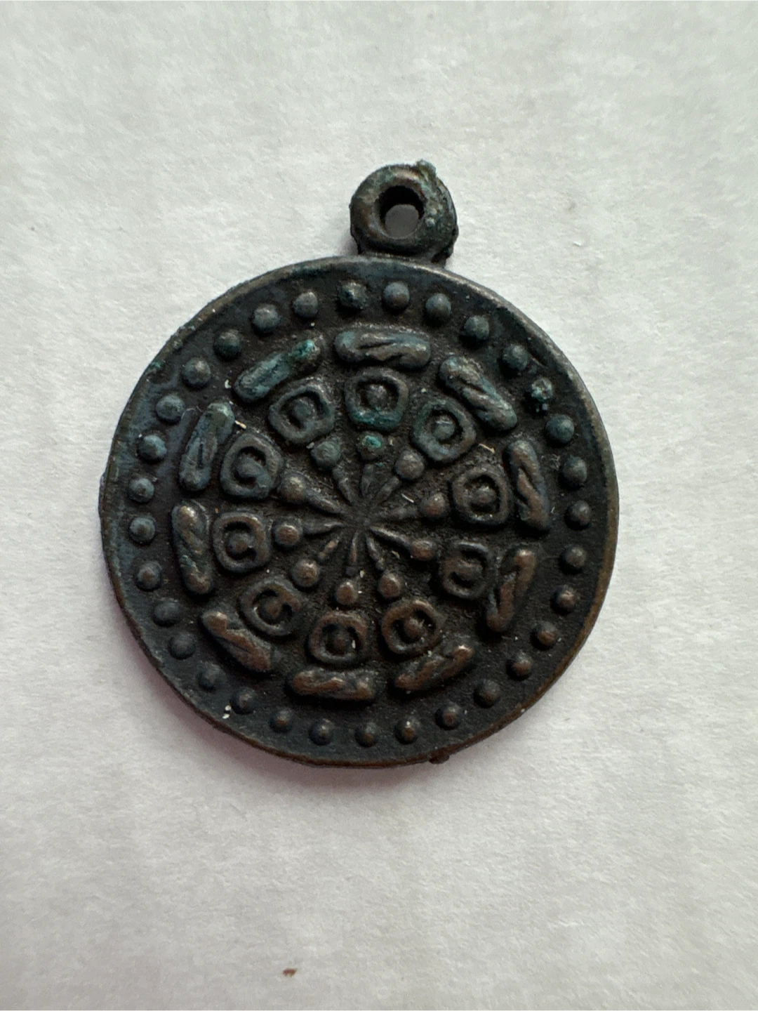 🥕Handmade Tribal Face Pendant Necklace with Round Charm - photo 3