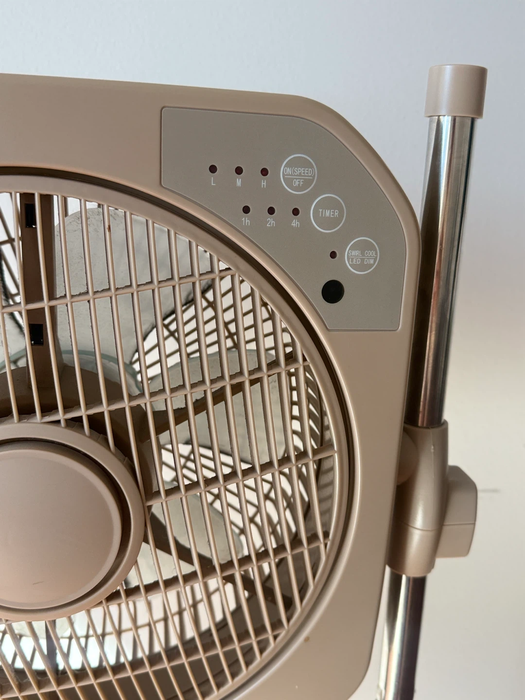 Ventilador Air Innovations con base ajustable – Muy buen estado - photo 2