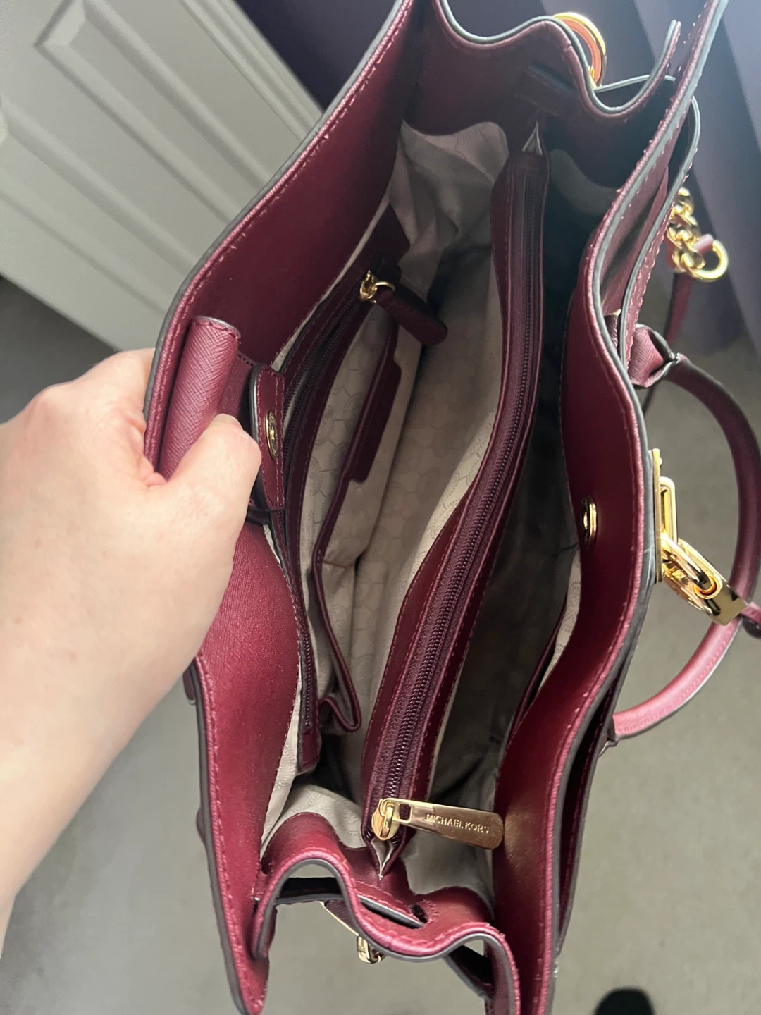 Like new Michael Kors Burgundy Leather Tote Bag - photo 5