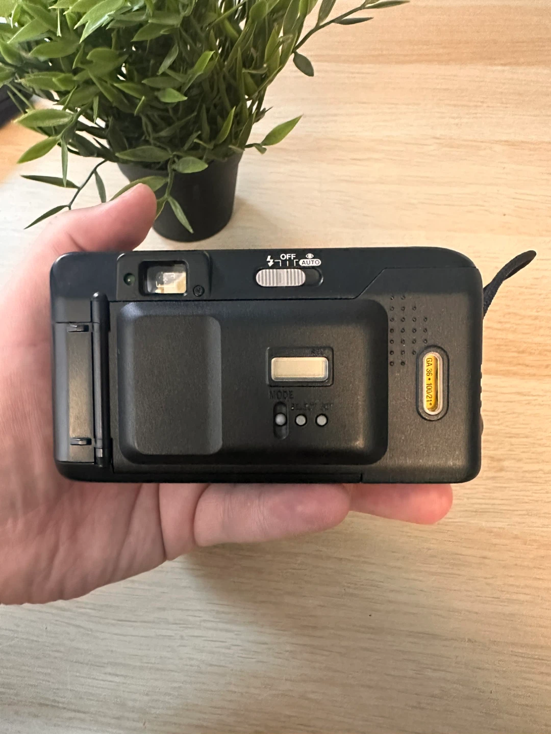 Canon Prima Twin S Date 35mm Film Camera - photo 4