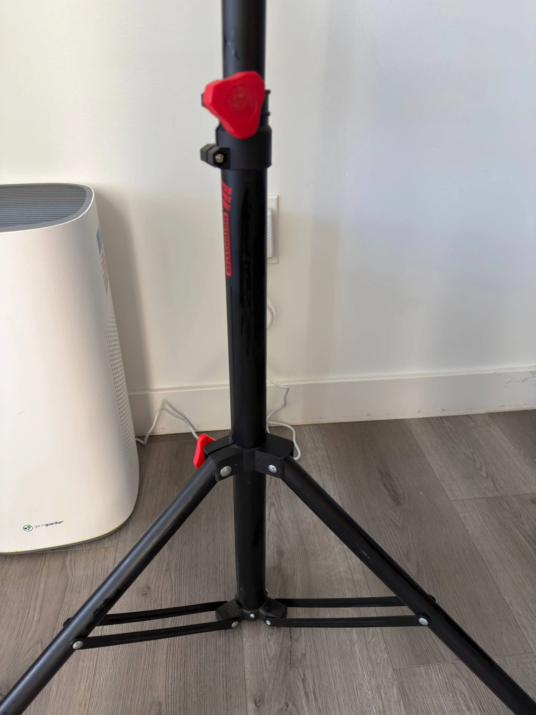 Master Tool 2000 Lumen Tripod Work Light - photo 2