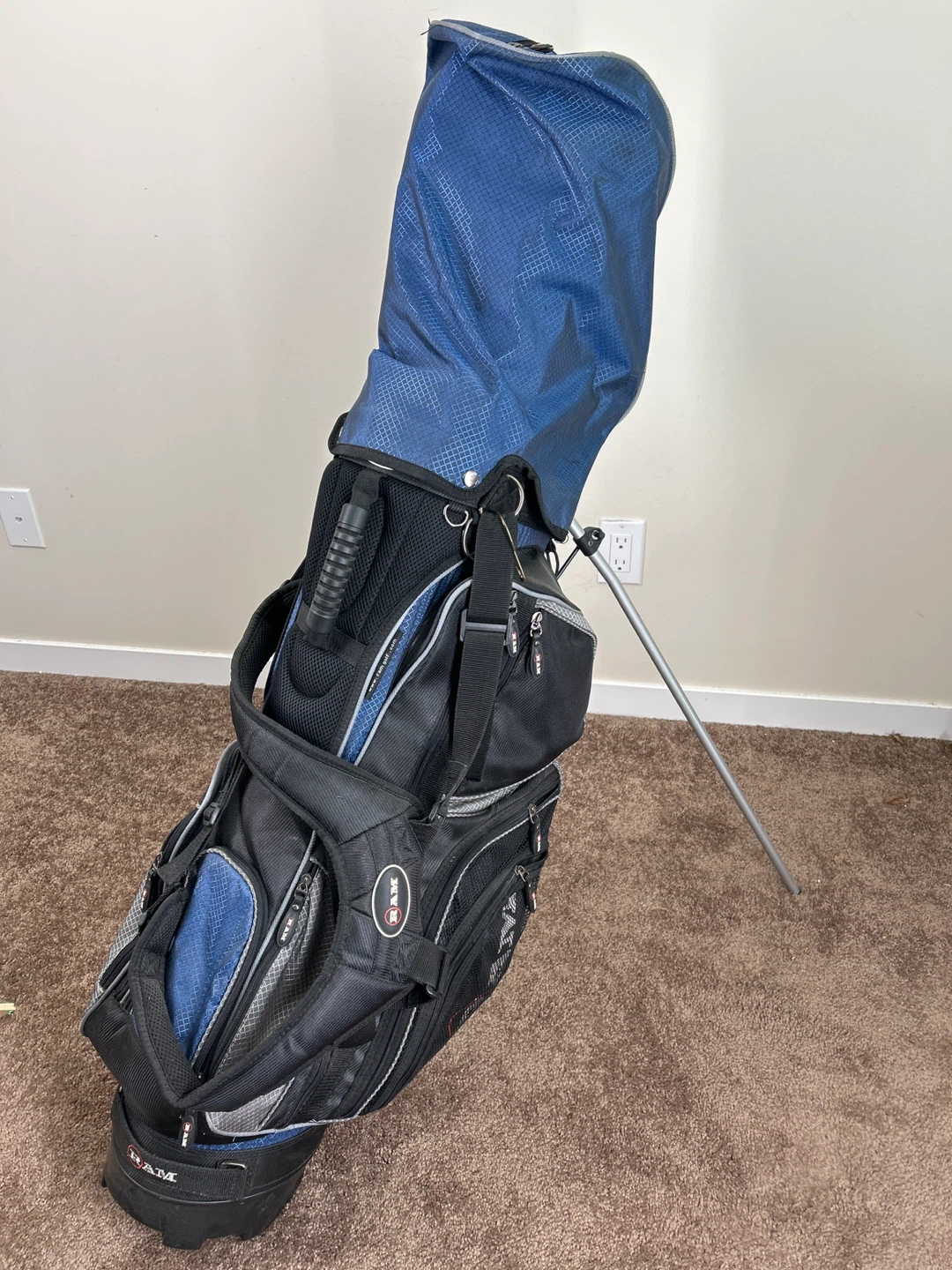 Blue Stand Golf Bag with Clubs and Accessories - photo 5