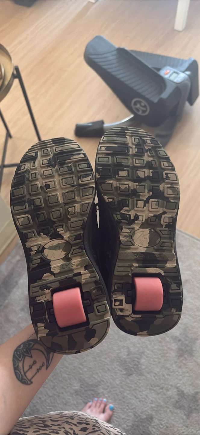 Heelys woman’s size 5-6