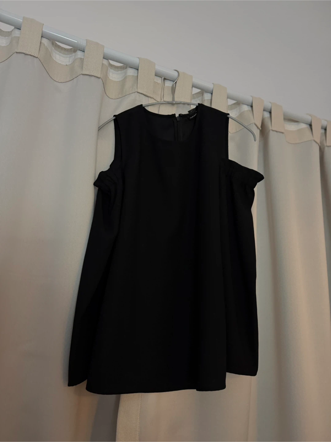 Black Cold Shoulder Long Sleeve Top