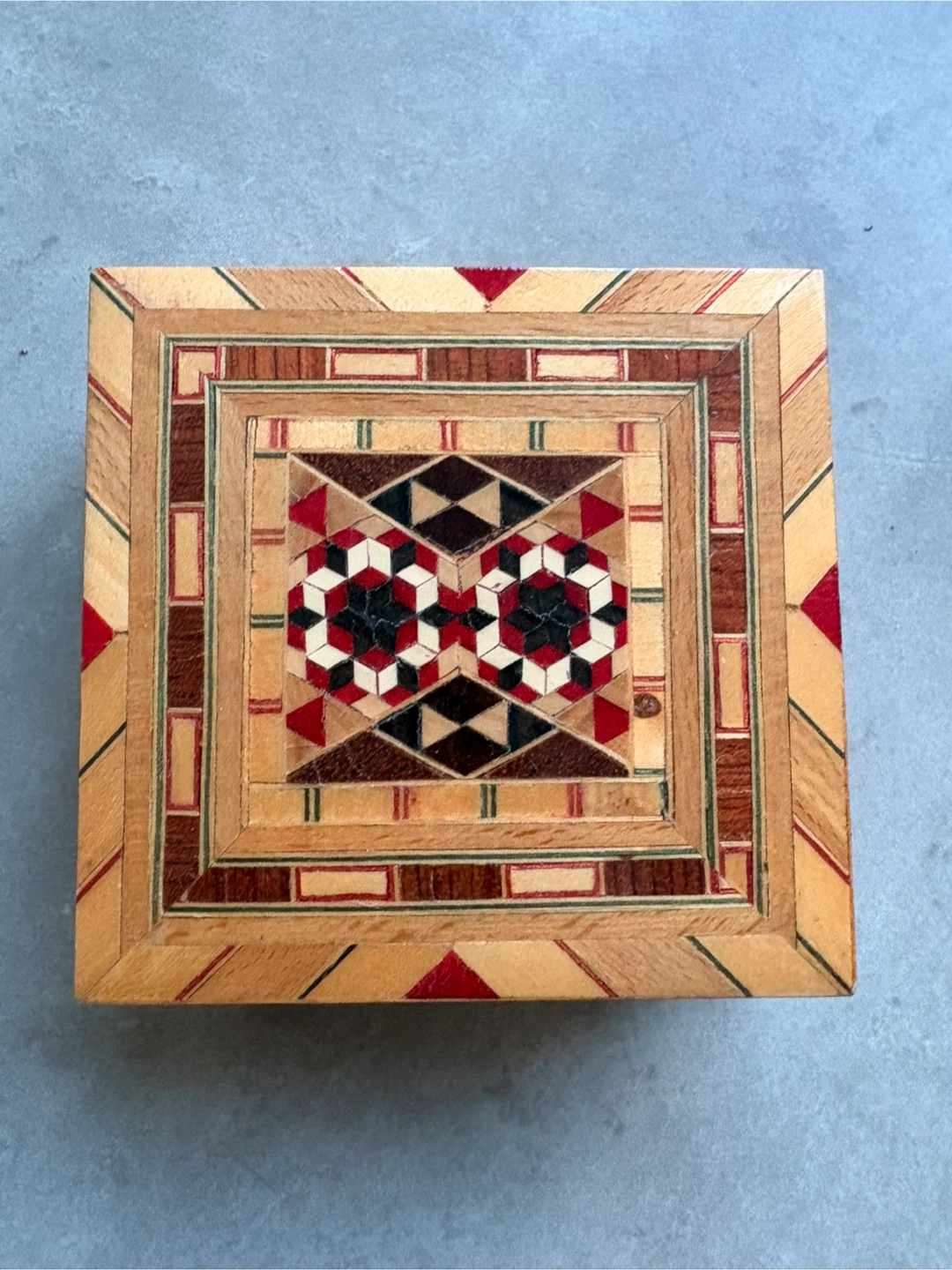Beautiful Handmade Wooden Inlay Jewelry Box – Mosaic Pattern