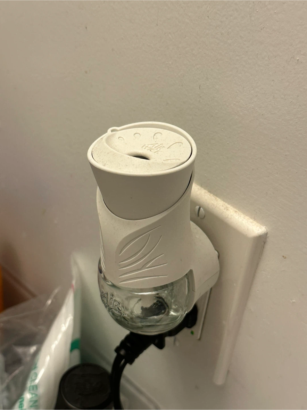 Air Wick Scented Oil Air Freshener Refill and plug