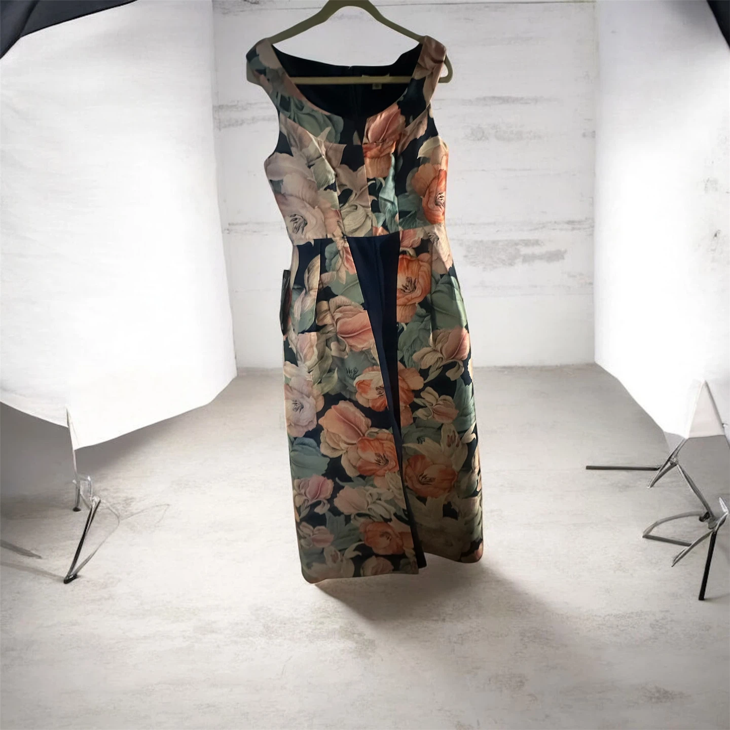 Elegant Floral Dress - photo 4