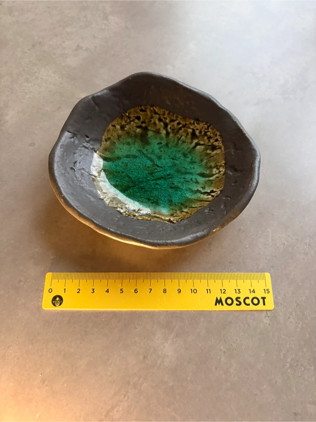 Japanese Studio Pottery Dish – Handmade Glazed Ceramic Bowl - photo 3