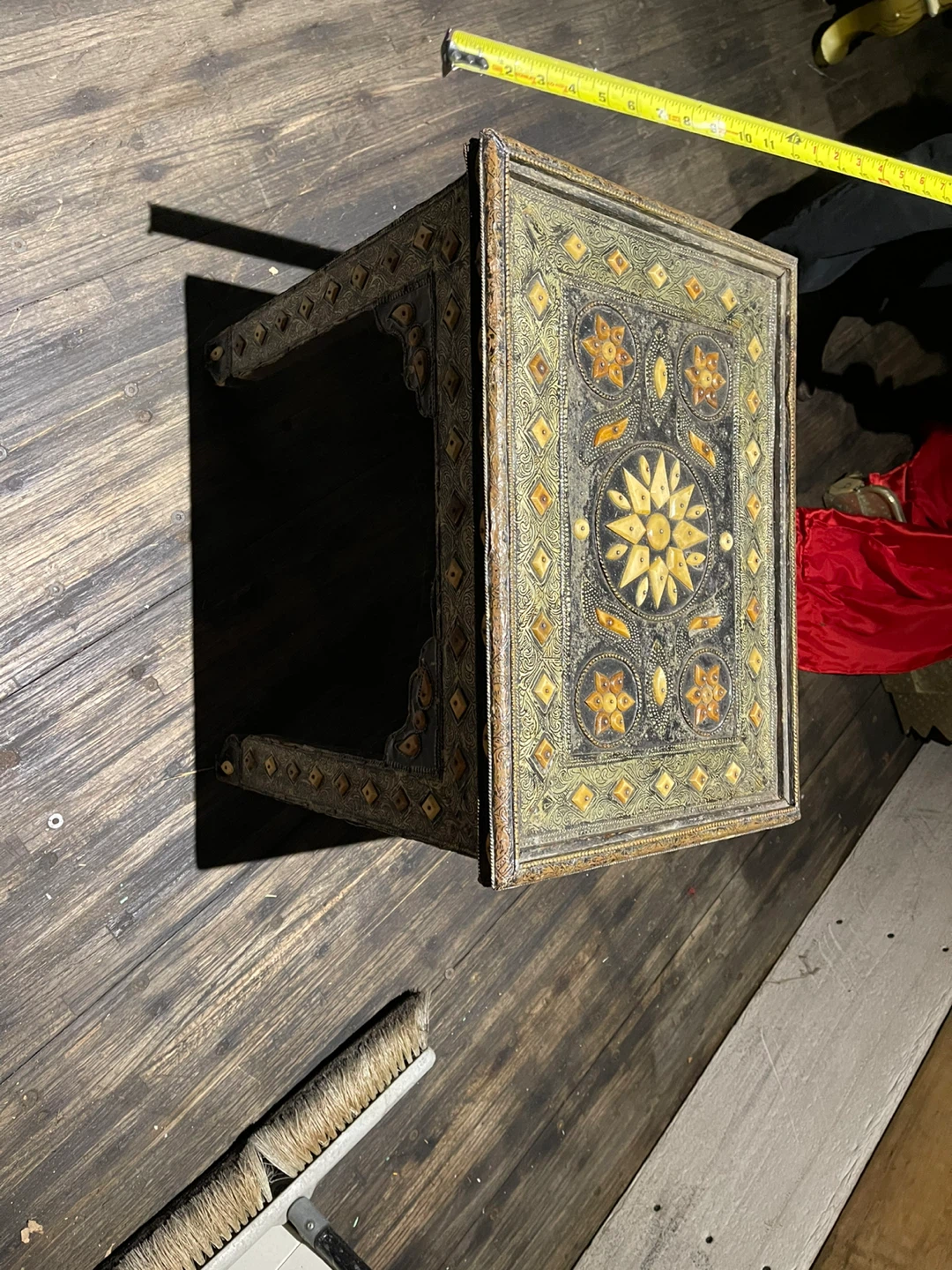 Ornate Decorative Table - photo 3