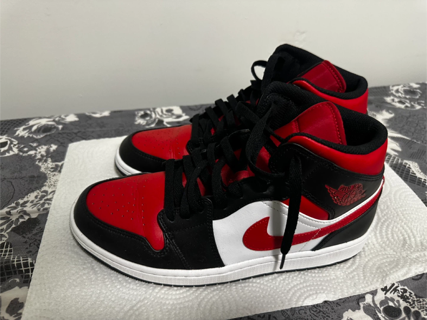 Air Jordan 1 Mid Red Black White Men's US 10