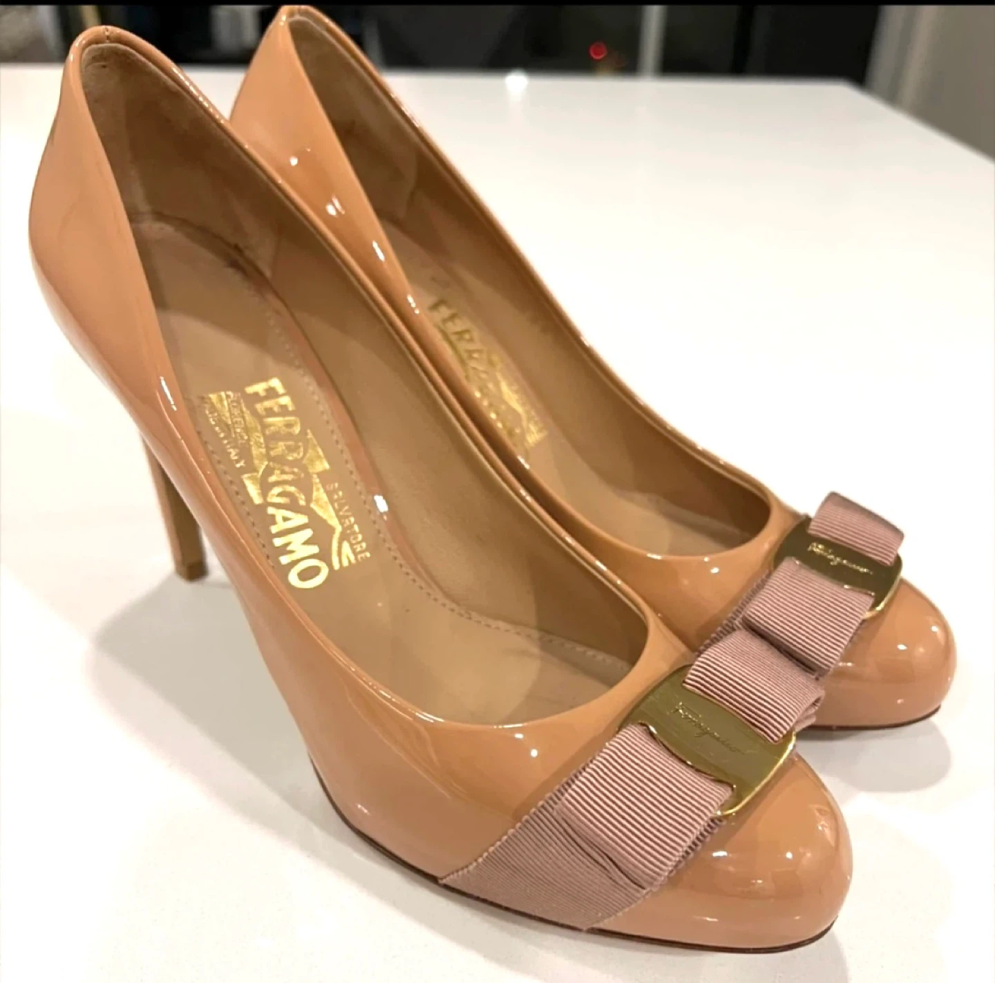 Salvatore Ferragamo Patent Leather Bow Heels Size 6.5B