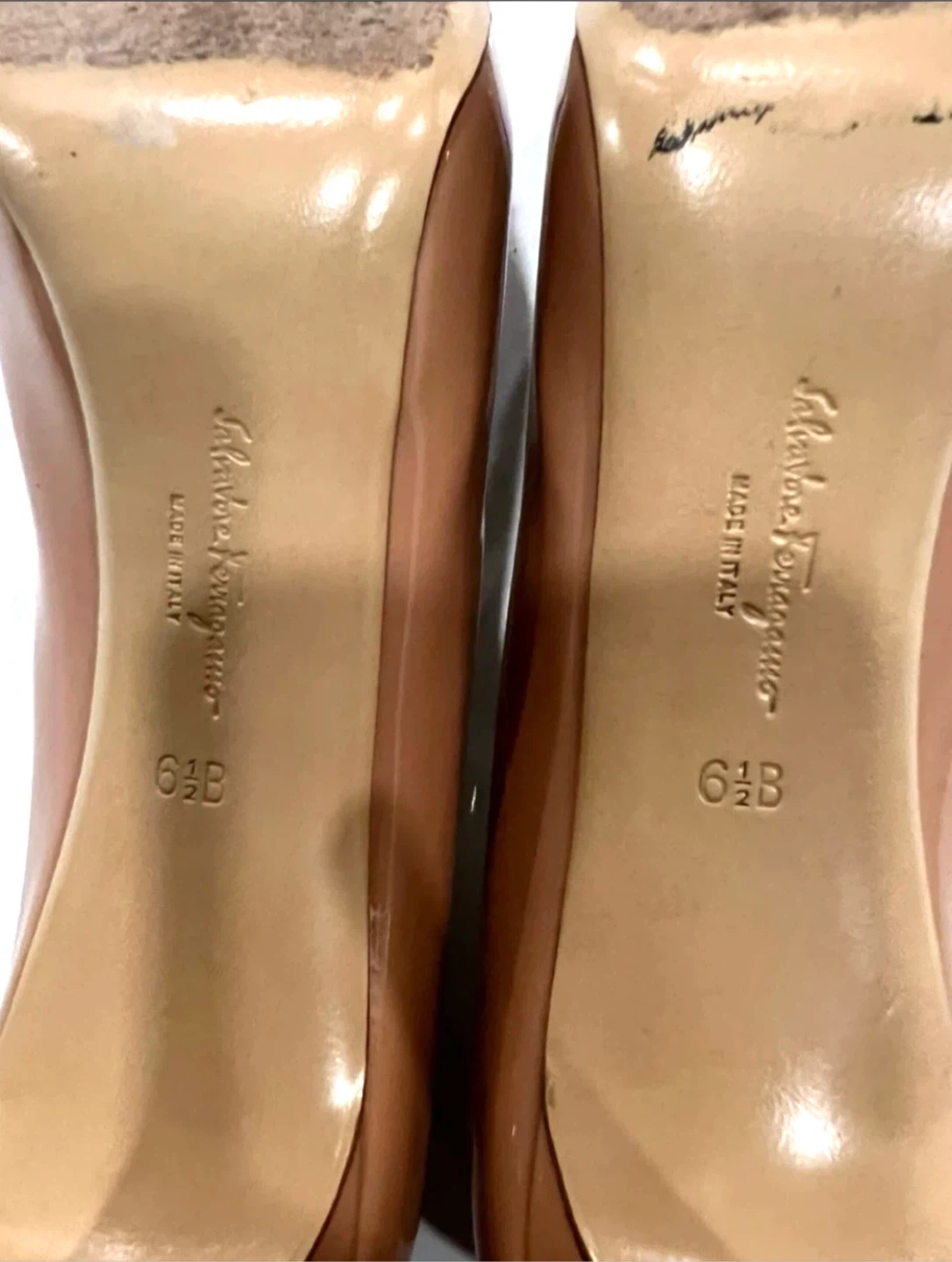 Salvatore Ferragamo Patent Leather Bow Heels Size 6.5B - photo 2