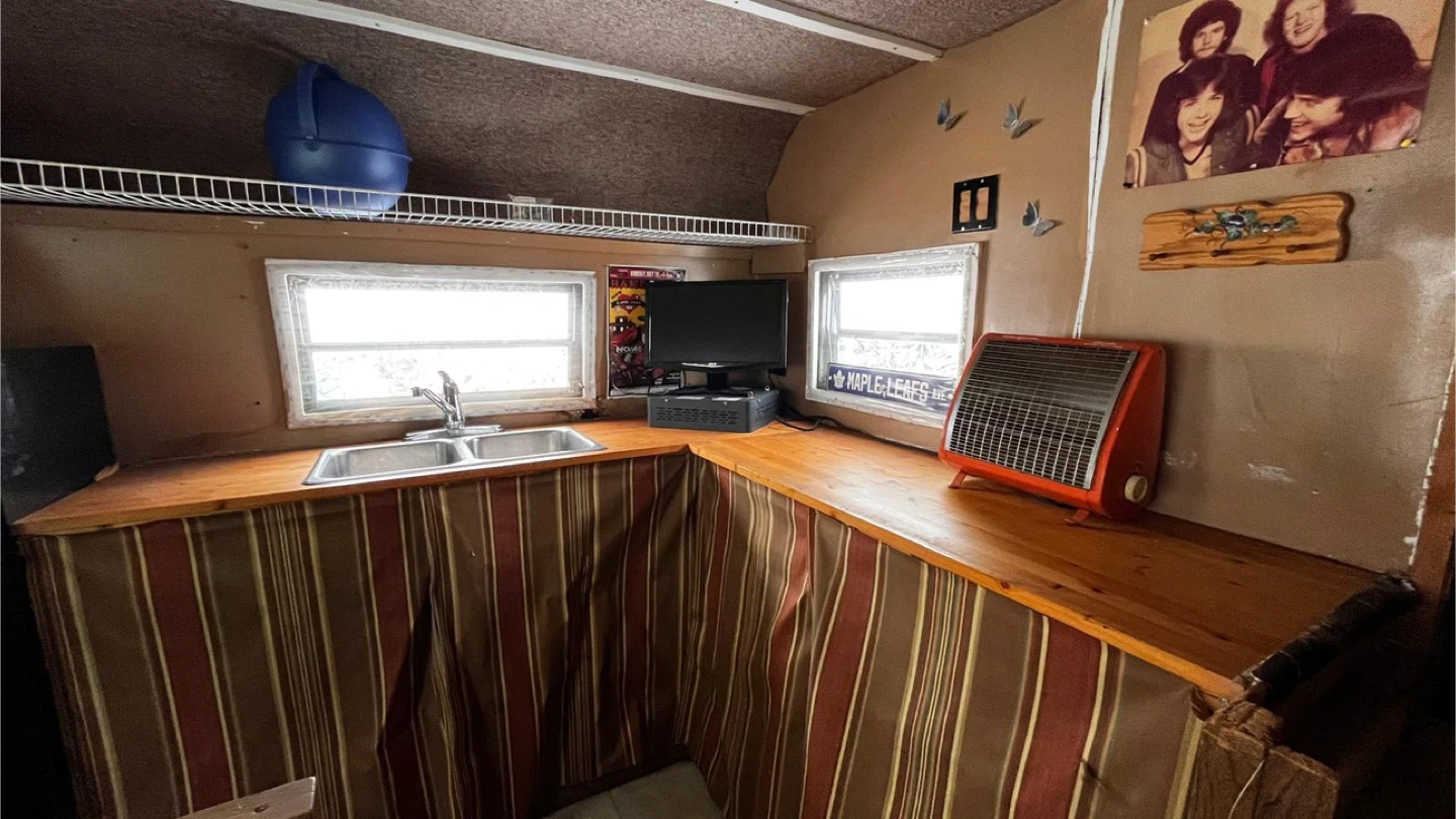 Vintage  Empire Camper RV 16 ft $5000 FIRM - photo 5