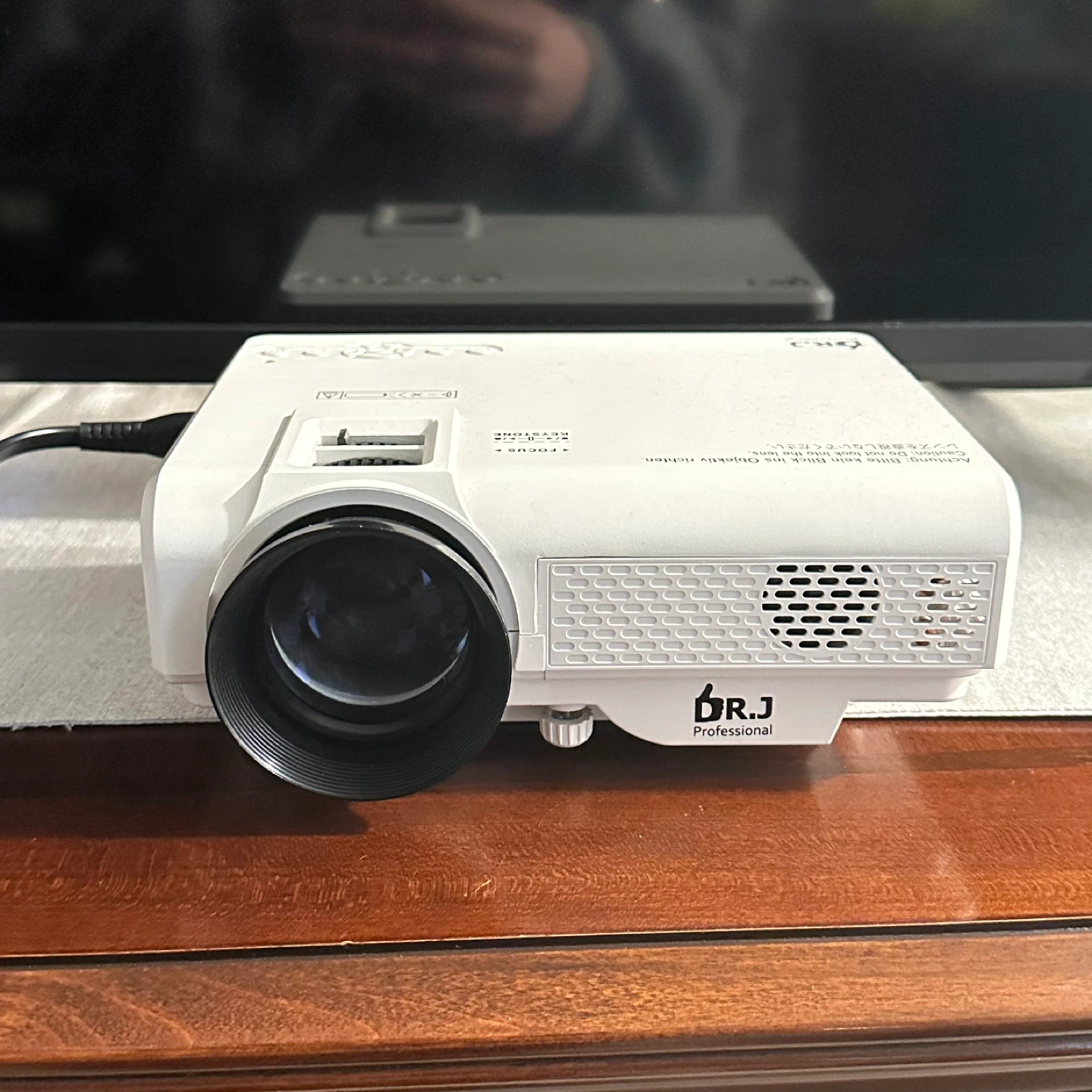 DR.J Professional White Projector