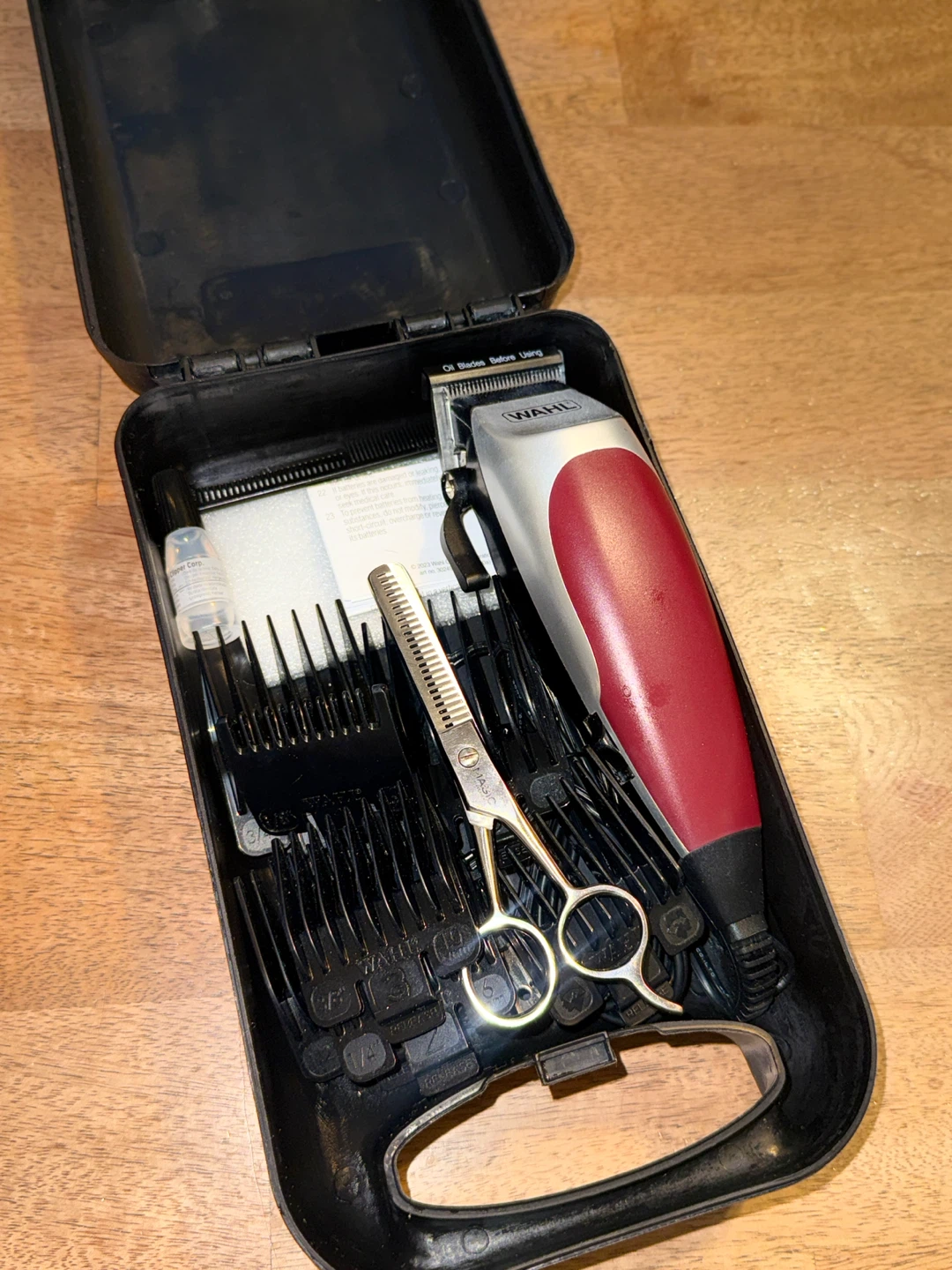 Wahl Hair Clipper Set with Case (Like New) - photo 2