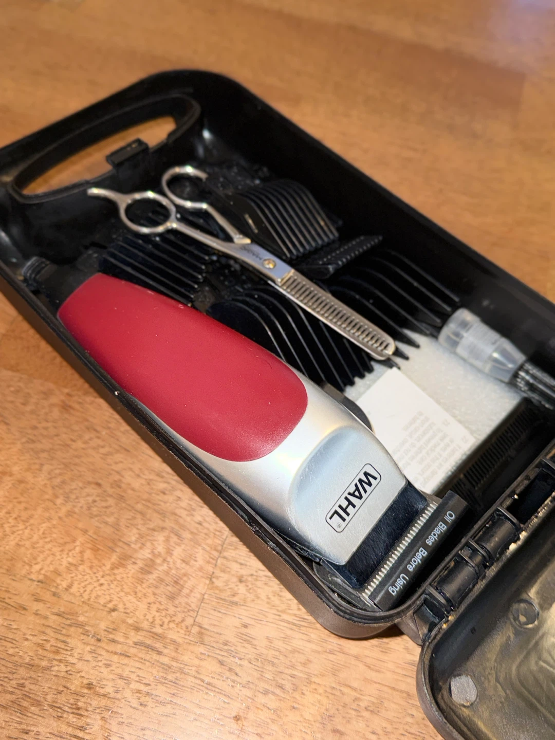 Wahl Hair Clipper Set with Case (Like New) - photo 4