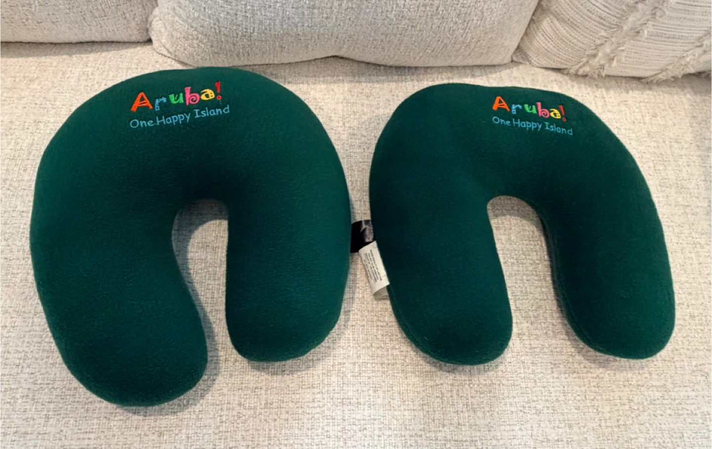 Set of 2 Green Aruba Neck Pillows - photo 4
