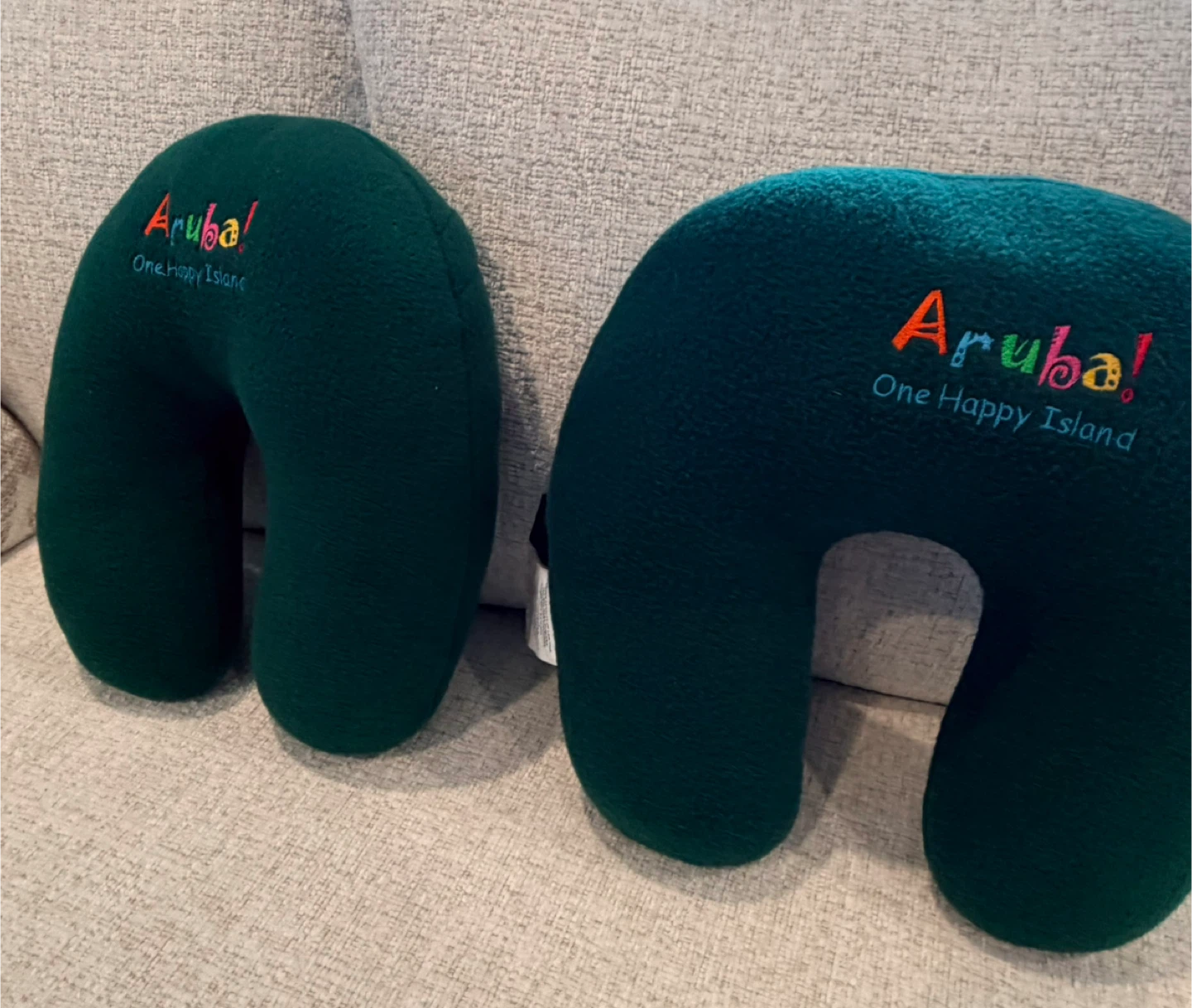 Set of 2 Green Aruba Neck Pillows