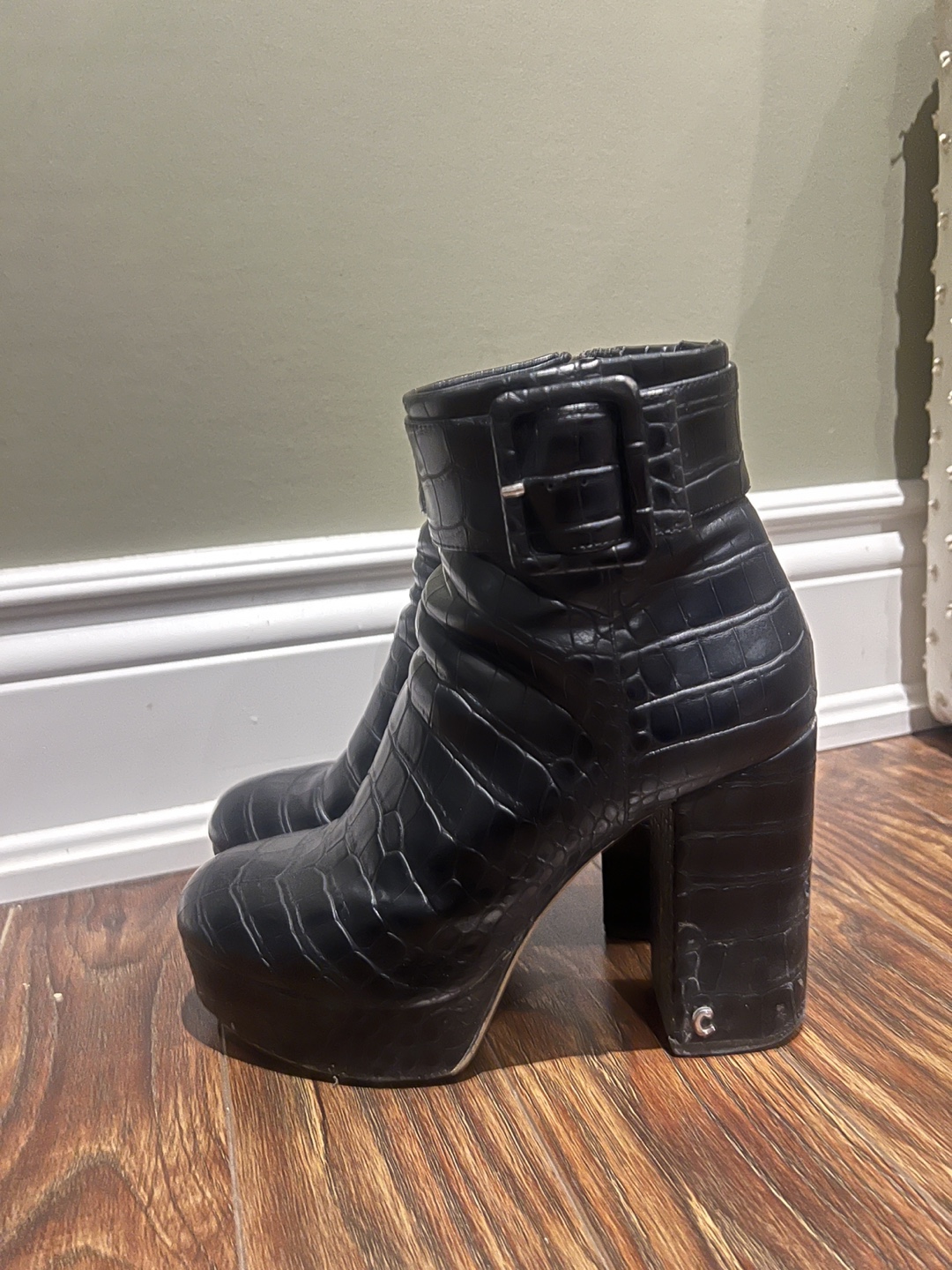 Black Crocodile Embossed Platform Heeled Boots - photo 2