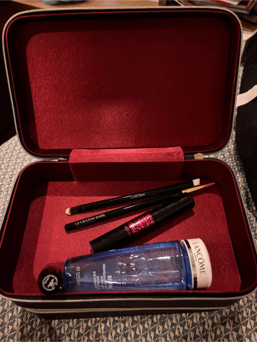Lancôme Makeup Train Case with Palettes, Mascara, and Eye Liner - photo 2