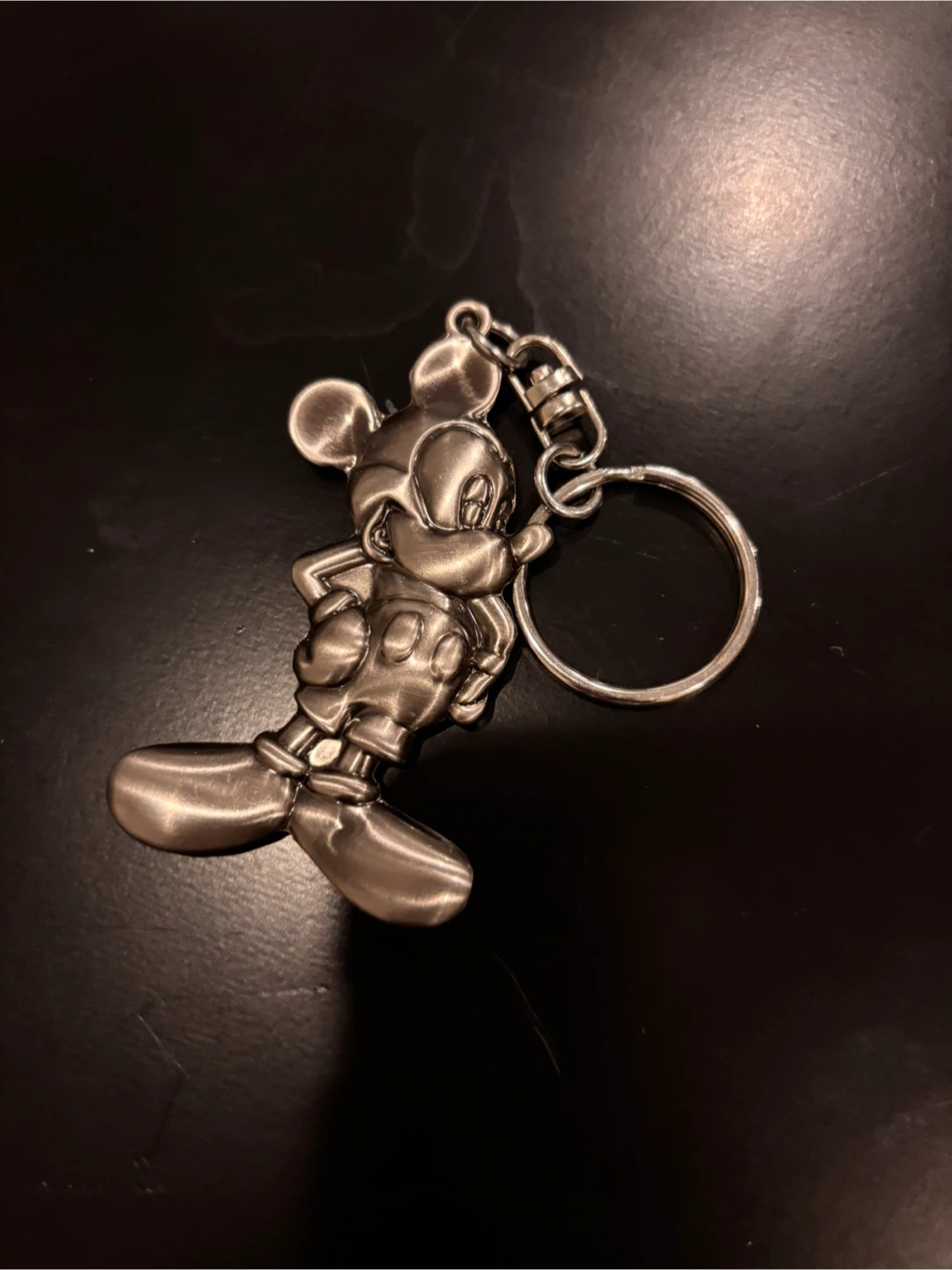 Disney Character Metal Keychains (Mickey, Minnie, Donald, Goofy) - photo 4