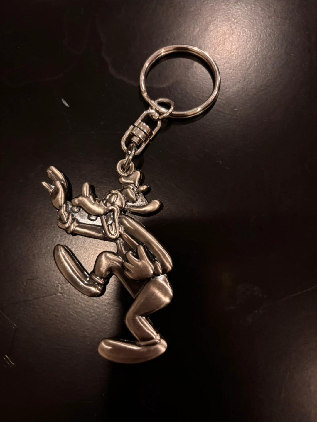 Disney Character Metal Keychains (Mickey, Minnie, Donald, Goofy) - photo 5