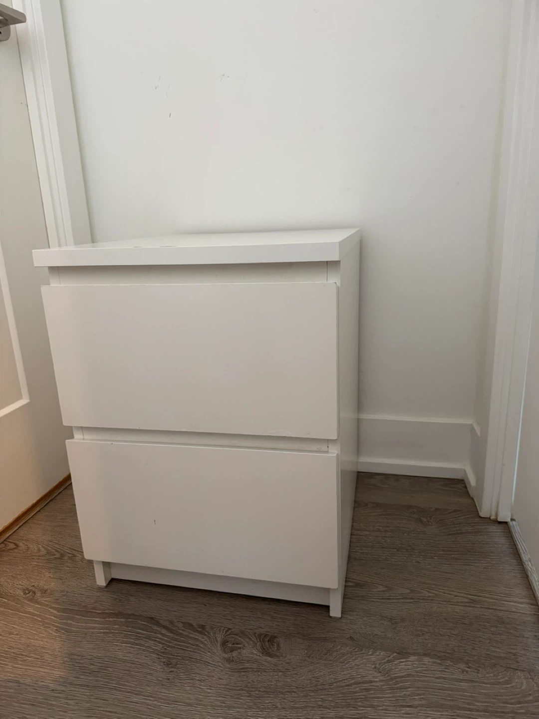 White 2-Drawer Nightstand - photo 3