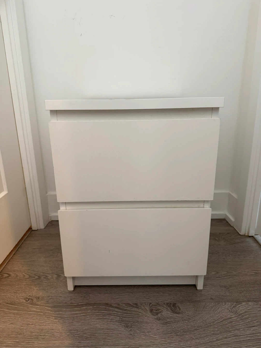 White 2-Drawer Nightstand