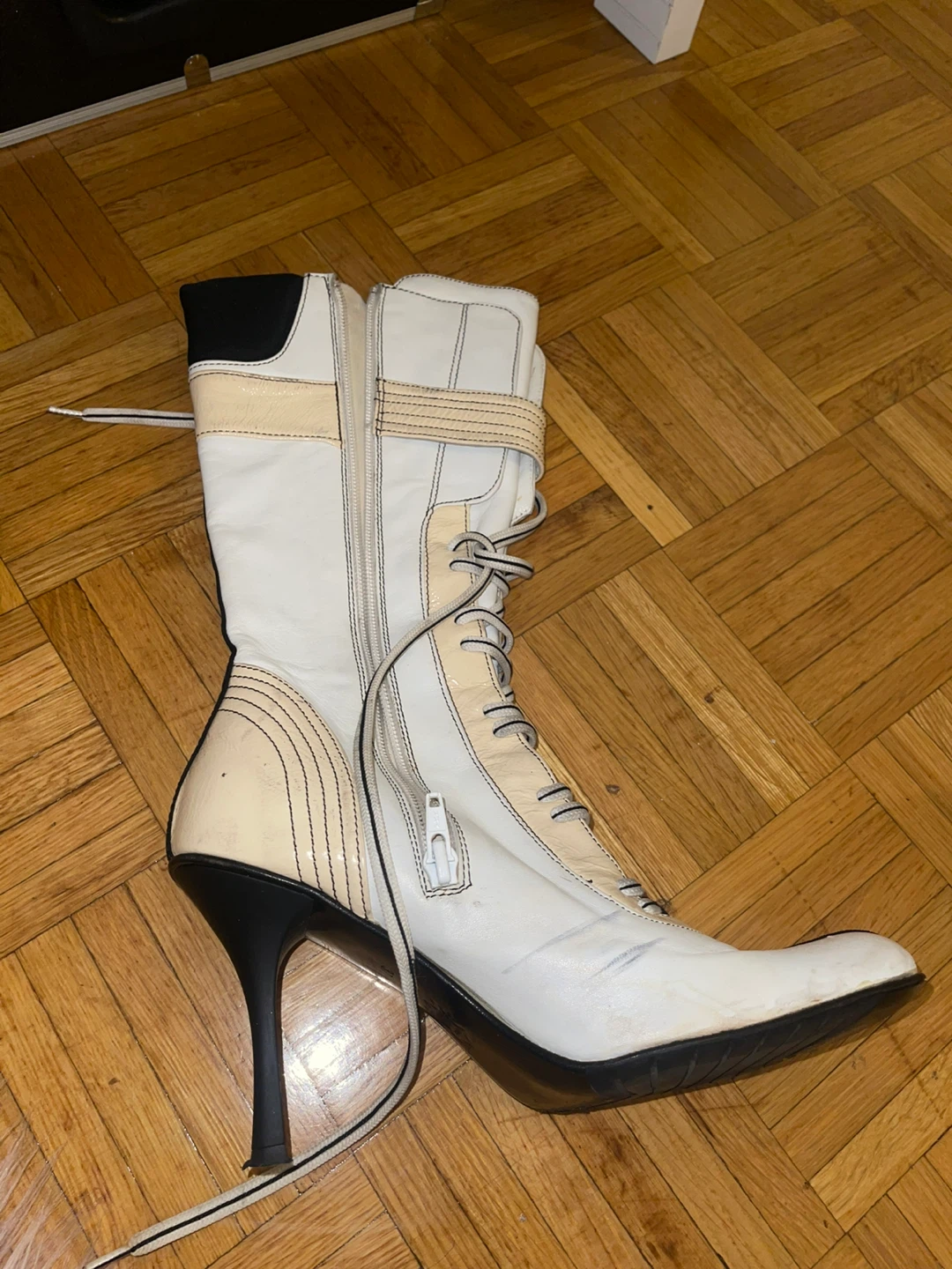 White and tan racing style heeled boots - photo 2
