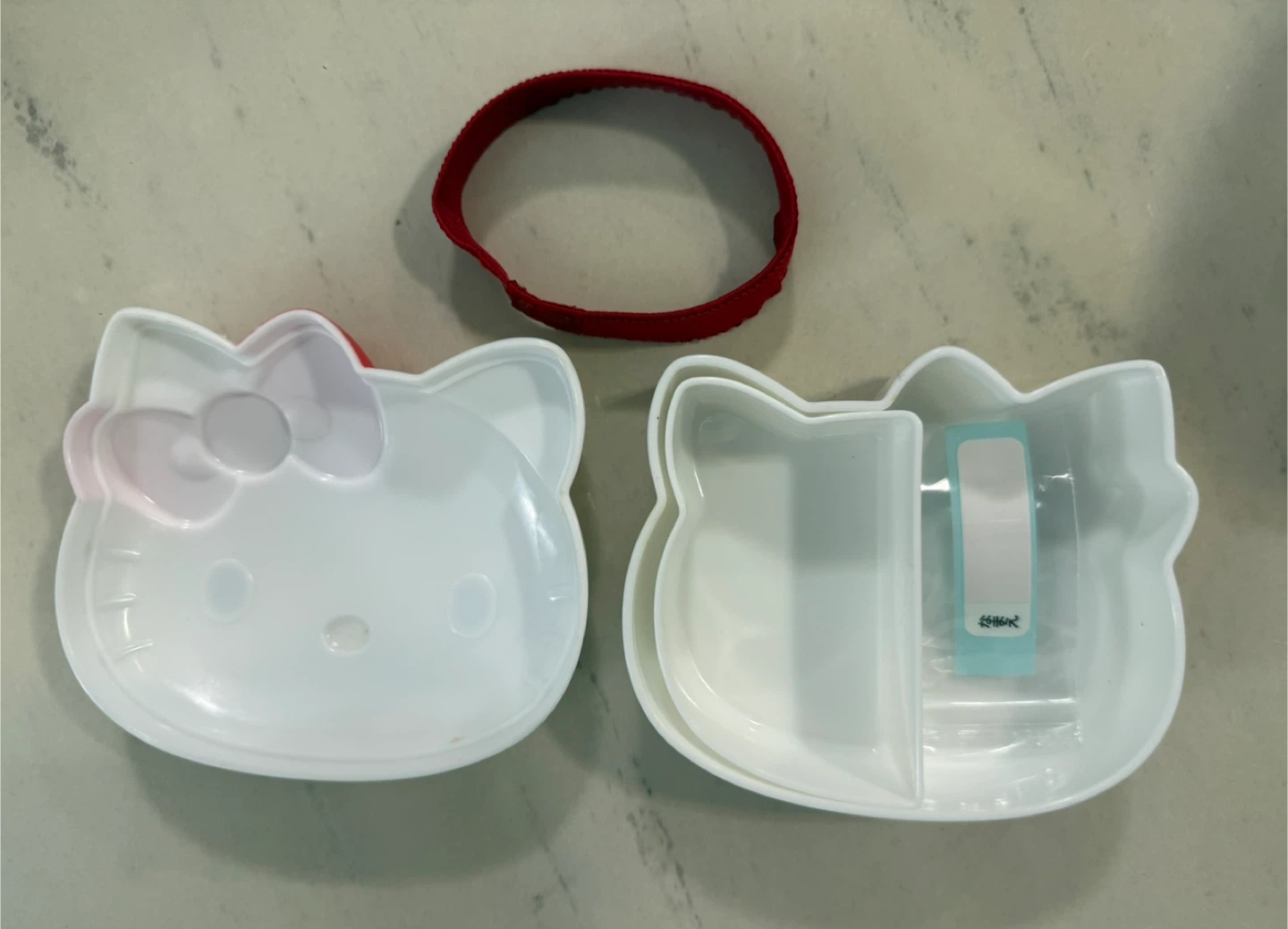 NEW Hello Kitty Bento Box with Strap - photo 3