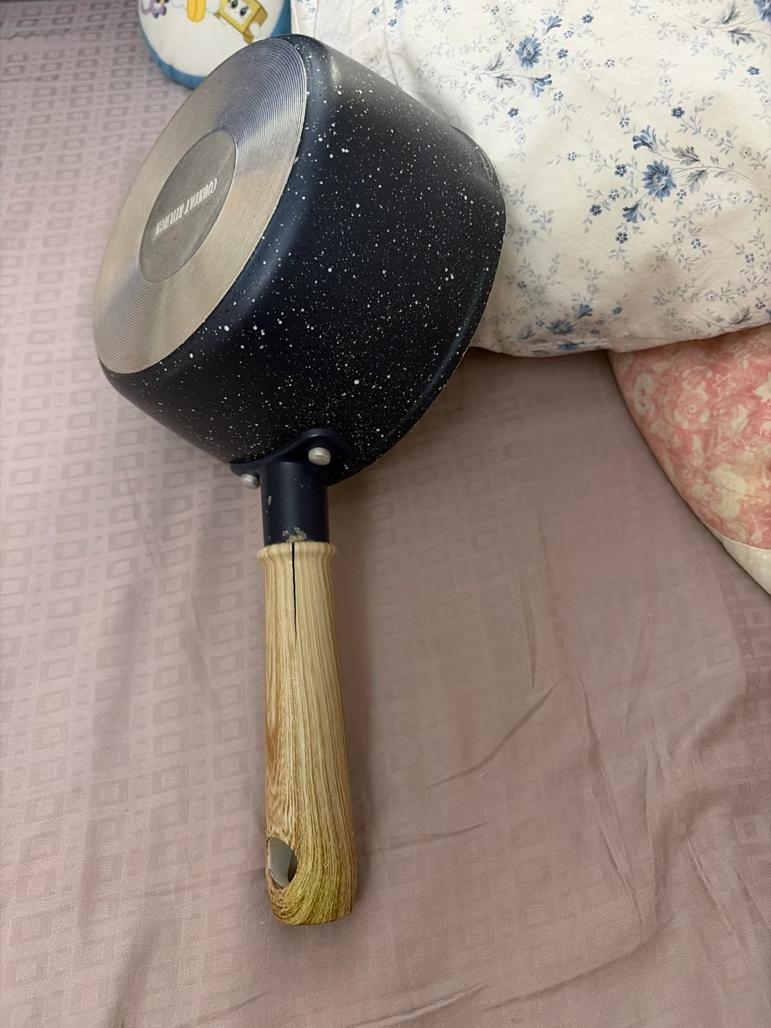 Free Bakelite handle small saucepan - photo 2