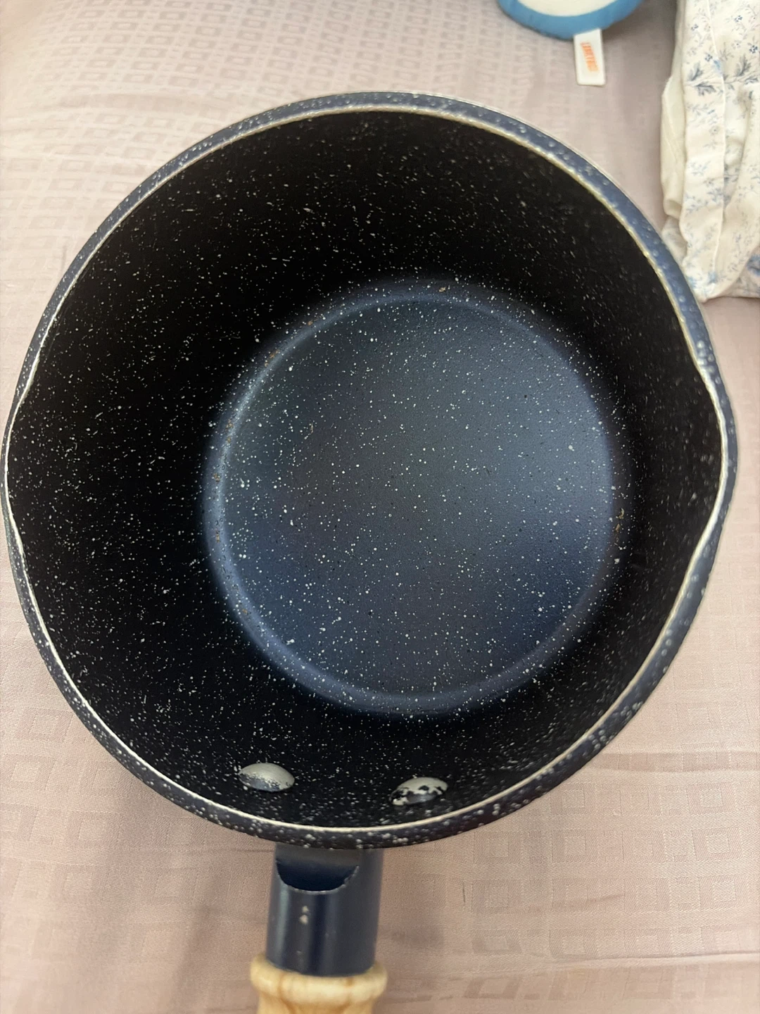 Free Bakelite handle small saucepan - photo 4