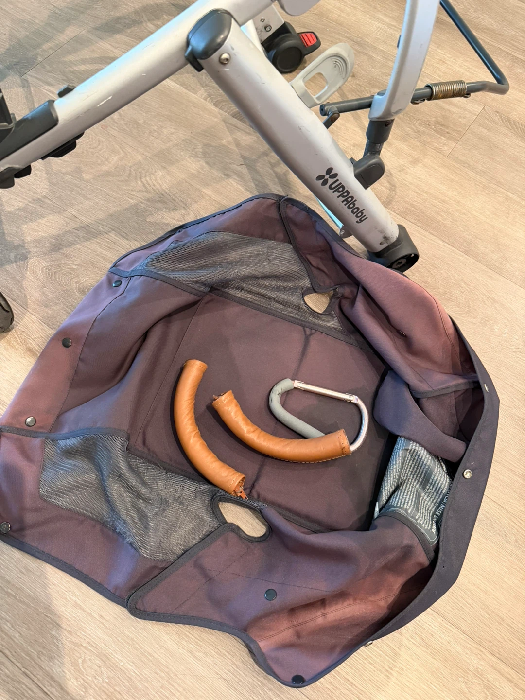 UPPAbaby Vista Stroller Frame & wheel and basket - photo 3