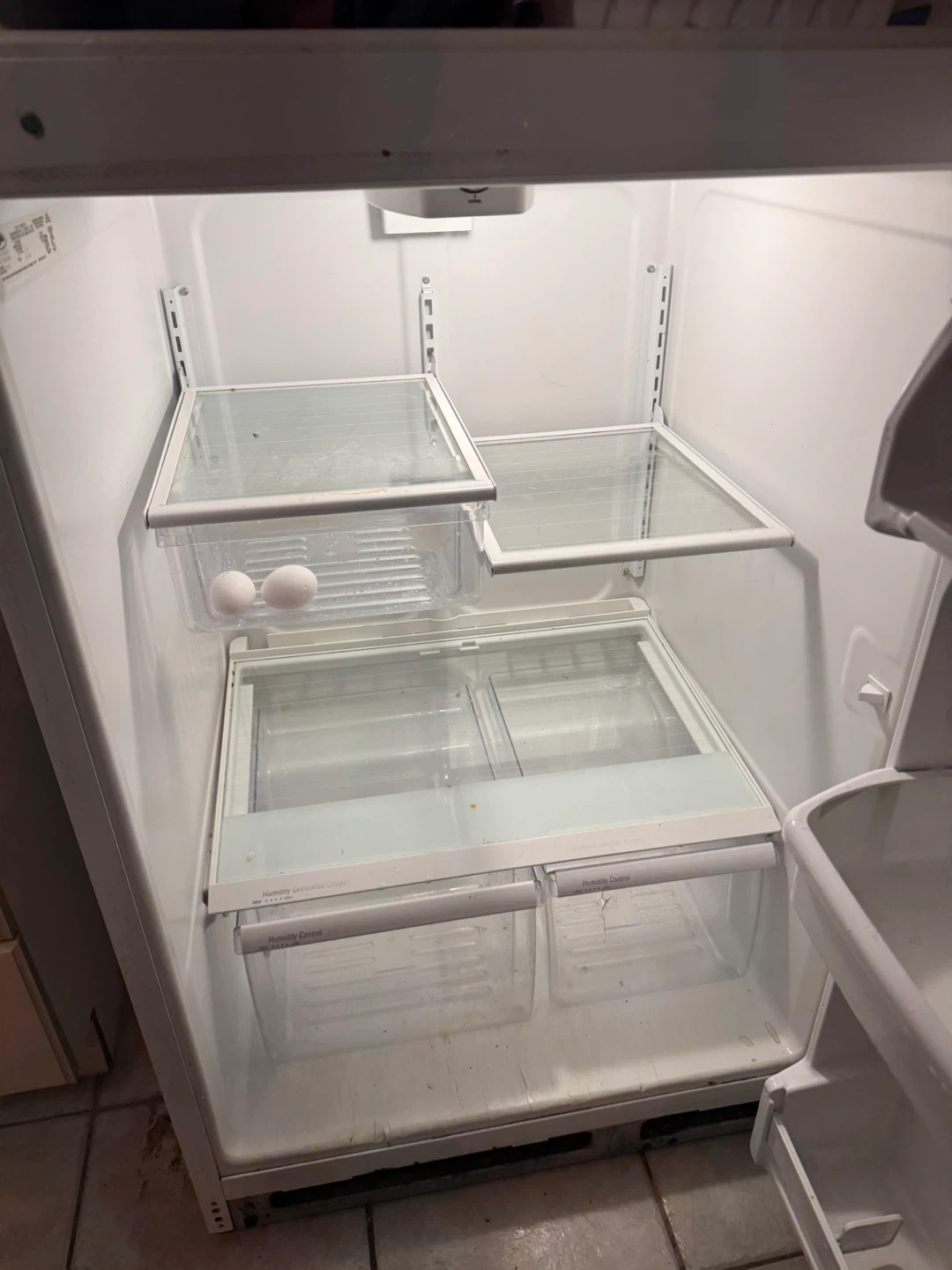 Inglis White Top Freezer Refrigerator - photo 2