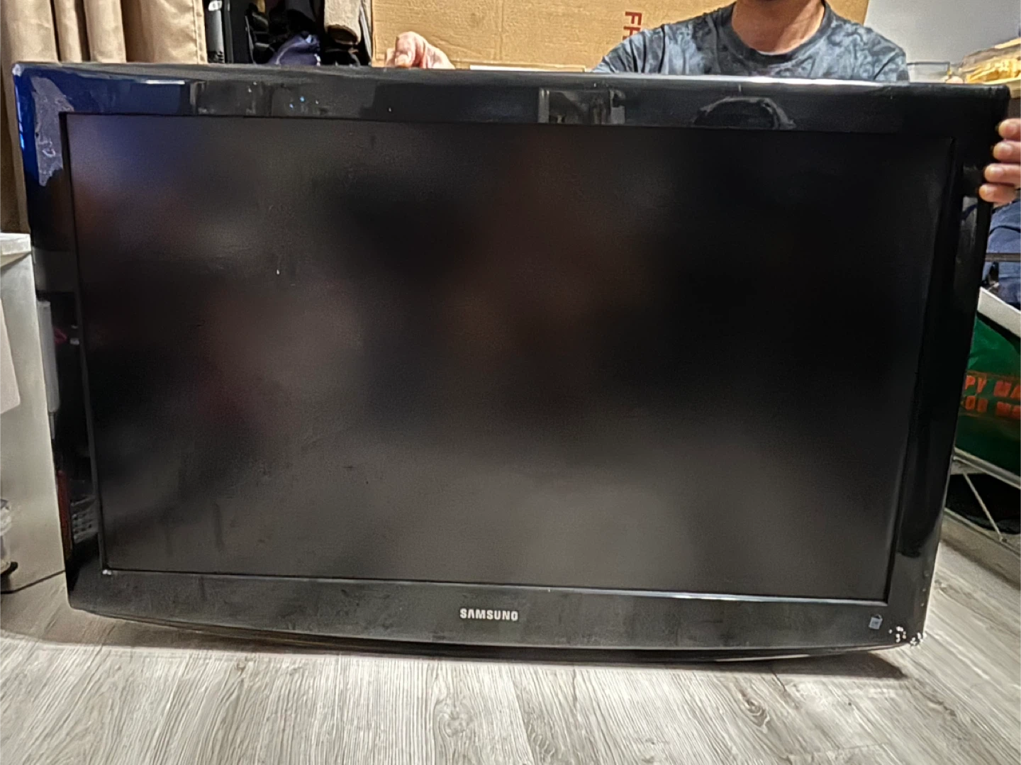 Samsung LN-T4053H 40-inch LCD Television