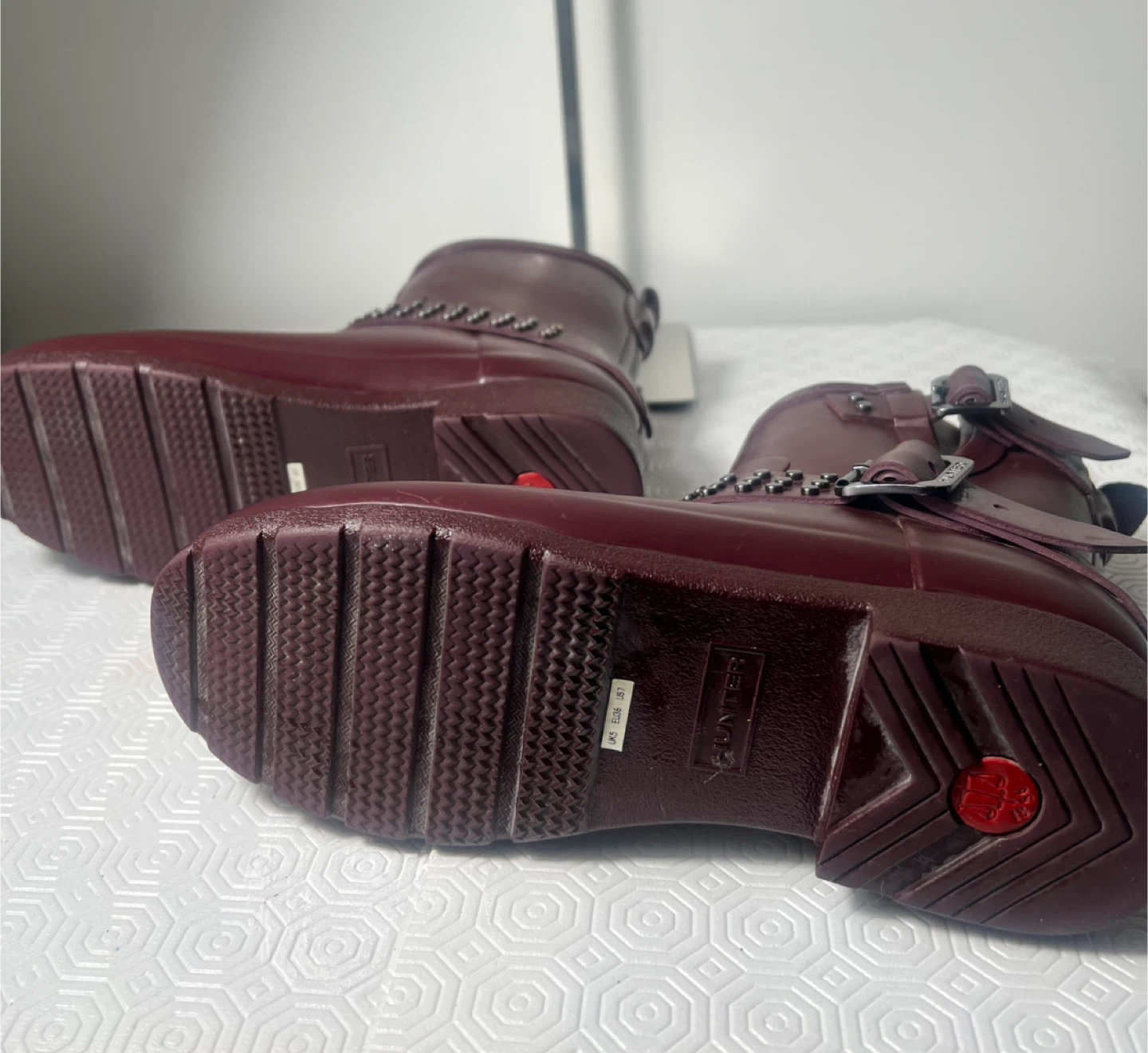 Hunter Burgundy Rubber Boots with Studded Straps Size 7 - photo 4