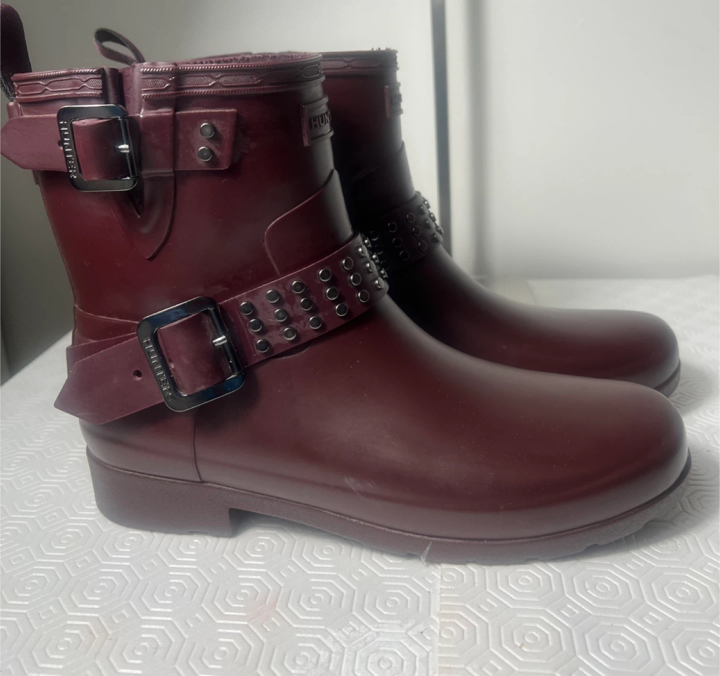 Hunter Burgundy Rubber Boots with Studded Straps Size 7